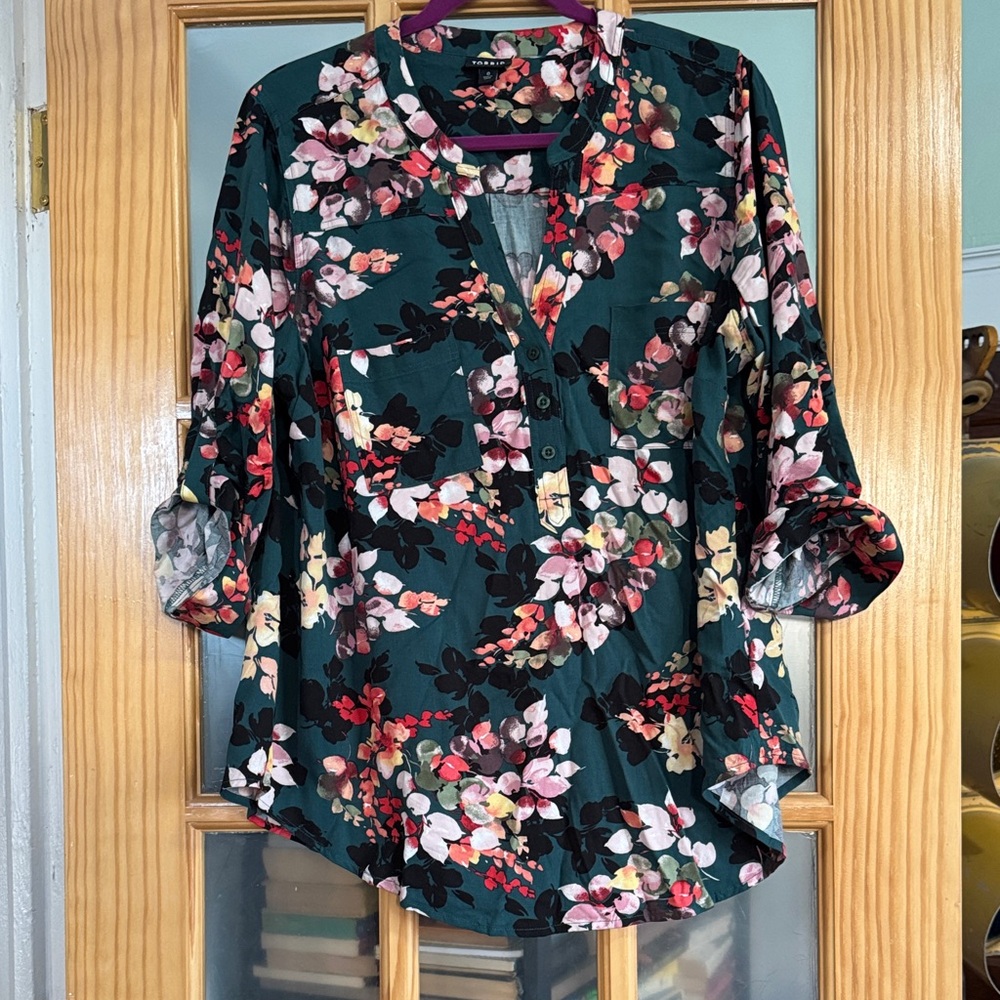 Torrid Dark Green Floral Blouse